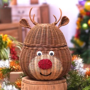 Christmas-Reindeer-Rattan-Basket
