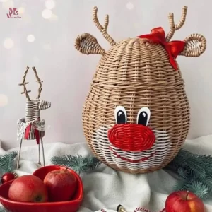 Christmas-Reindeer-Rattan-Basket
