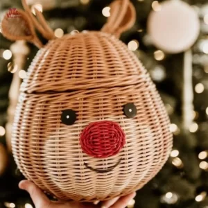 Christmas-Reindeer-Rattan-Basket