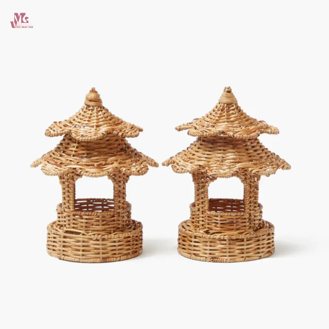 Pagoda lanterns