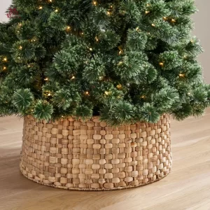 Collar Tree Skirt