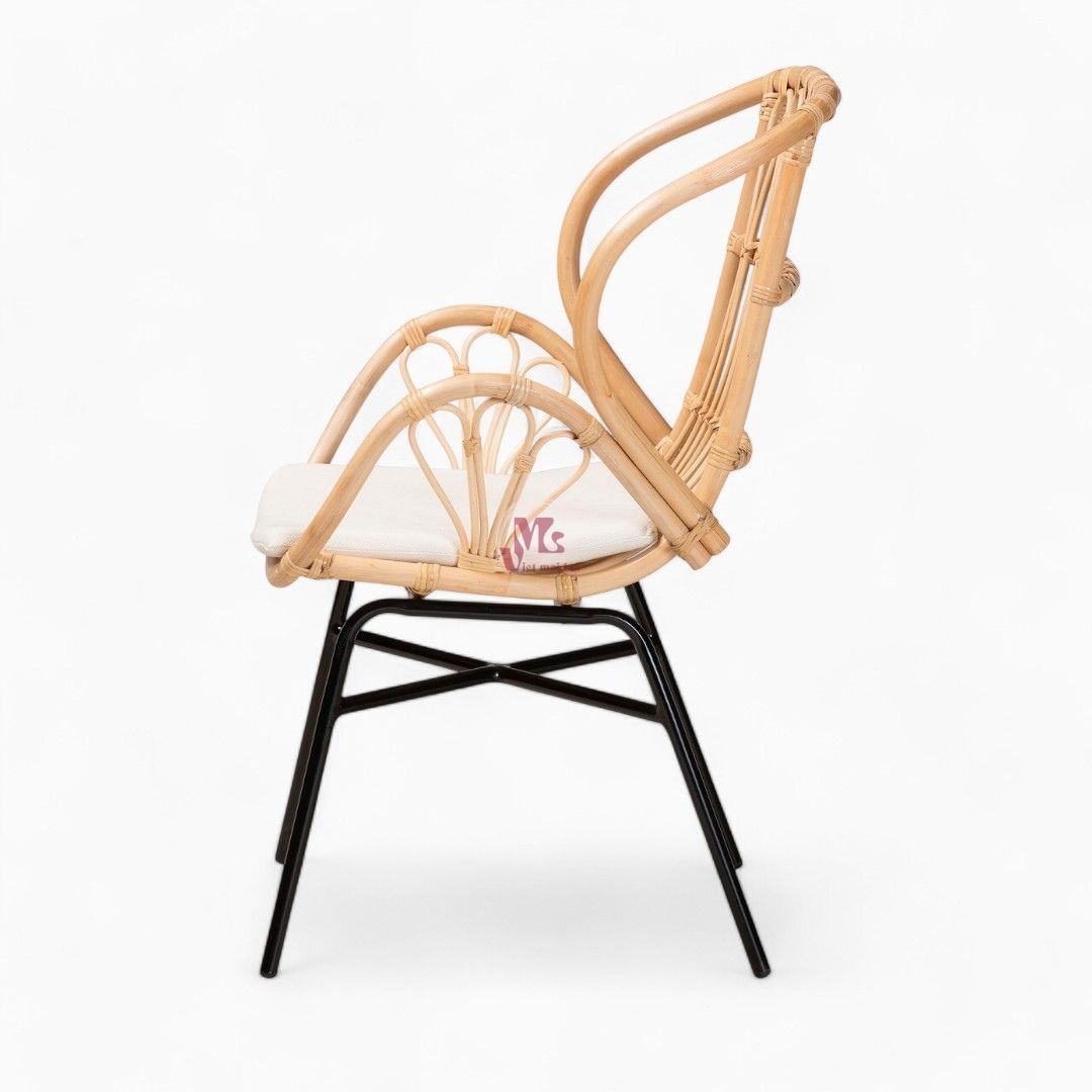 Rattan Lounge Chair with Iron Legs