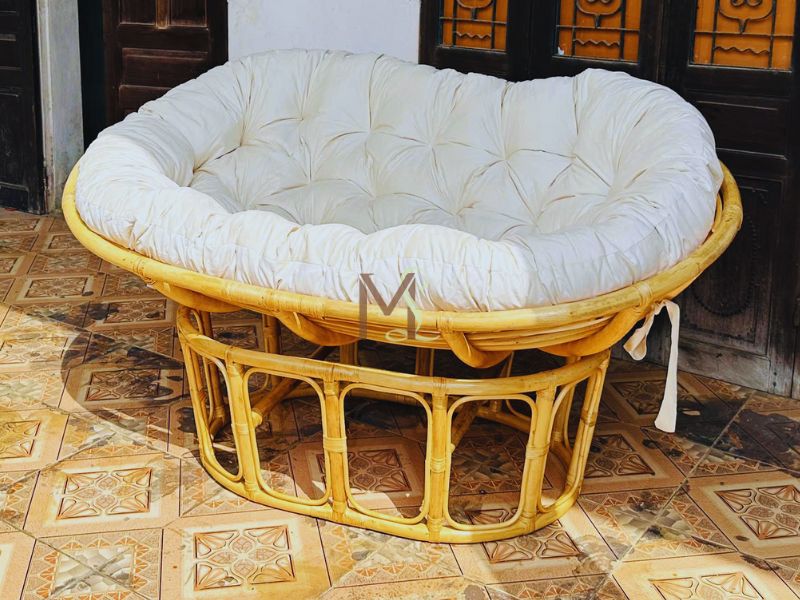 A finished rattan papasan chair, simple and natural.