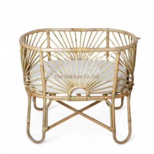 Classic Rattan Crib